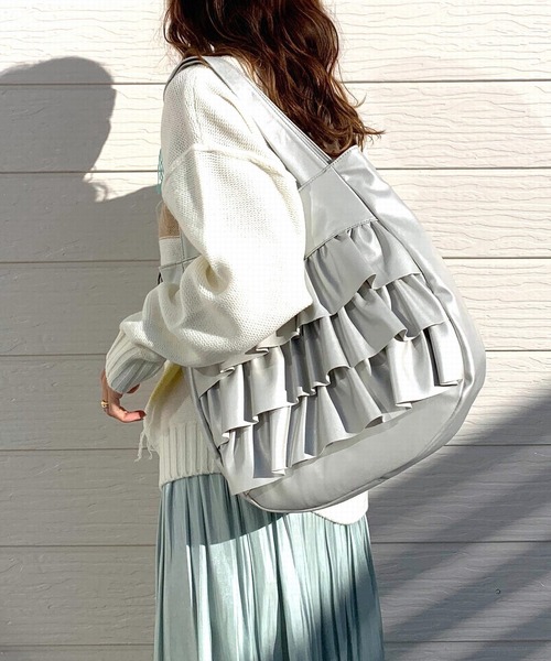 Q（キュー）の「フリルトート（トートバッグ・レディース・シルバー/ブラック・ONE SIZE）」の2枚目の写真