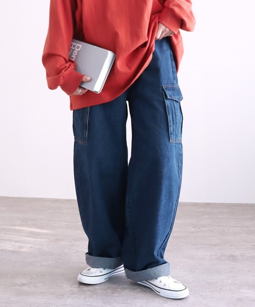 reca(レカ)の「デニムカーゴパンツ(デニムパンツ・レディース・サックスブルー/ネイビー・M/L)」の2枚目の写真