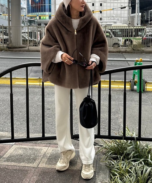 Bonjour Sagan(ボンジュールサガン)の「ラメニットフレアパンツ(その他パンツ・レディース・ライトグリーン/オフホワイト/ブラック・FREE)」の4枚目の写真