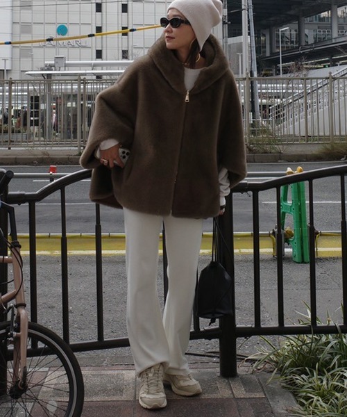 Bonjour Sagan(ボンジュールサガン)の「ラメニットフレアパンツ(その他パンツ・レディース・ライトグリーン/オフホワイト/ブラック・FREE)」の8枚目の写真