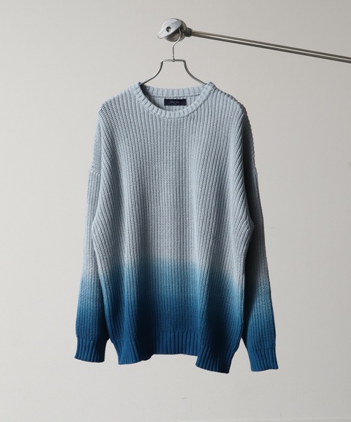 Art re A select（アトリエセレクト）の「Gradation Oversized Spring Knit/グラデーションオーバーサイズスプリングニット（ニット/セーター・メンズ・チャコールグレー/ブルー/ライトグレー・M/L）」の2枚目の写真