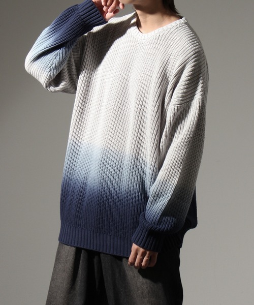 Art re A select（アトリエセレクト）の「Gradation Oversized Spring Knit/グラデーションオーバーサイズスプリングニット（ニット/セーター・メンズ・チャコールグレー/ブルー/ライトグレー・M/L）」の18枚目の写真