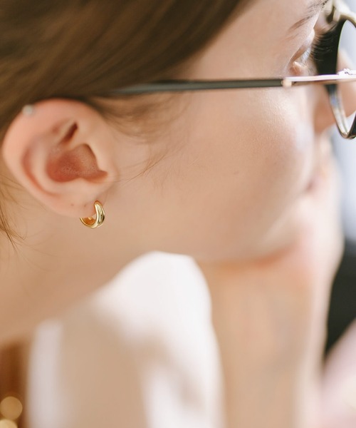 Ops.（オプス）の「フープ ピアス 金属アレルギー対応 シルバー925 ゴールド 【kyklos-moon キクロス・ムーン】（ピアス（両耳用）・レディース・シルバー/イエローゴールド・ONE SIZE）」の5枚目の写真