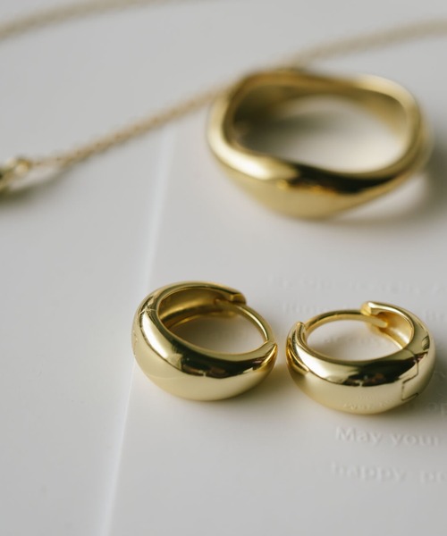 Ops.（オプス）の「フープ ピアス 金属アレルギー対応 シルバー925 ゴールド 【kyklos-moon キクロス・ムーン】（ピアス（両耳用）・レディース・シルバー/イエローゴールド・ONE SIZE）」の8枚目の写真