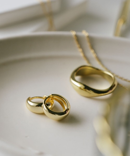 Ops.（オプス）の「フープ ピアス 金属アレルギー対応 シルバー925 ゴールド 【kyklos-moon キクロス・ムーン】（ピアス（両耳用）・レディース・シルバー/イエローゴールド・ONE SIZE）」の13枚目の写真