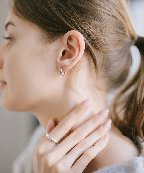 Ops.（オプス）の「フープ ピアス 金属アレルギー対応 シルバー925 ゴールド 【kyklos-moon キクロス・ムーン】（ピアス（両耳用）・レディース・シルバー/イエローゴールド・ONE SIZE）」の18枚目の写真