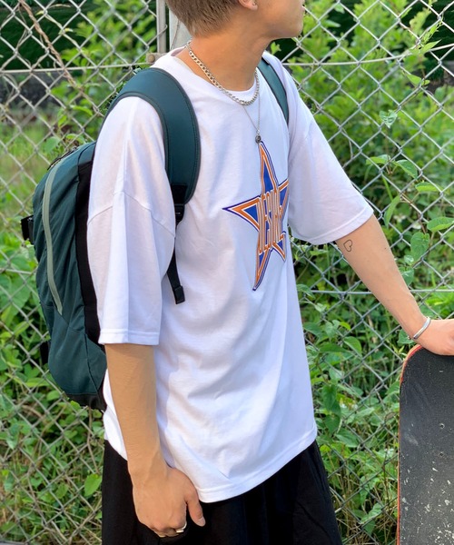 Teem Store(チームストア)の「グラフィックロゴアソートプリントTシャツ(Tシャツ/カットソー・レディース・ホワイト系その他3/ホワイト系その他/ホワイト/ブラック系その他/ホワイト系その他2/グレー/ブラック系その他2/ブラック/ブラック系その他3・L/M)」の4枚目の写真