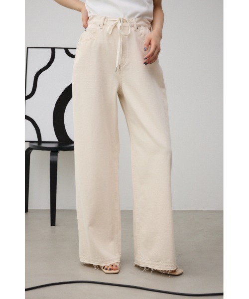 AZUL by moussy(アズールバイマウジー)の「AZUL DENIM ライトオンスワイド(デニムパンツ・レディース・ライトブラック/アイボリー/ライトブルー・SMALL/MEDIUM)」の2枚目の写真