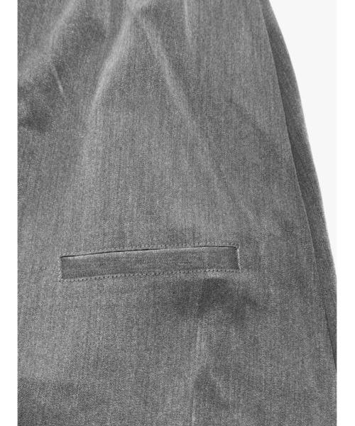 LVEU.(ラブユ.)の「【LVEU.】エステルツイルベルトサロペット(Ai select) / トップス シャツ ブラウス プルオーバー スキッパー レオパード オーバー グリーン ブルー(サロペット/オーバーオール・レディース・グレー/ブラック・FREE)」の4枚目の写真