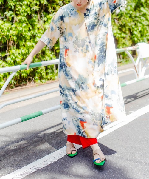 OSMOSIS(オズモーシス)の「2WAYバックプリントシャツワンピース(シャツワンピース・レディース・ブルーグレー/アイボリー/ブラック・ONE SIZE)」の4枚目の写真