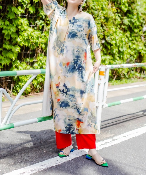 OSMOSIS(オズモーシス)の「2WAYバックプリントシャツワンピース(シャツワンピース・レディース・ブルーグレー/アイボリー/ブラック・ONE SIZE)」の5枚目の写真