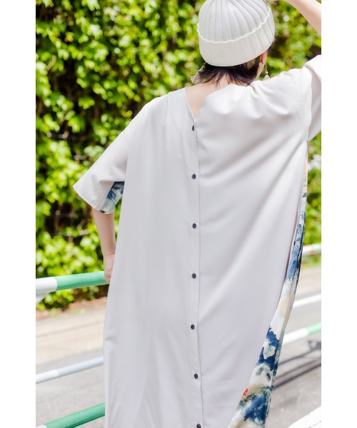 OSMOSIS(オズモーシス)の「2WAYバックプリントシャツワンピース(シャツワンピース・レディース・ブルーグレー/アイボリー/ブラック・ONE SIZE)」の9枚目の写真