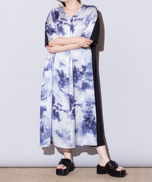 OSMOSIS(オズモーシス)の「2WAYバックプリントシャツワンピース(シャツワンピース・レディース・ブルーグレー/アイボリー/ブラック・ONE SIZE)」の15枚目の写真