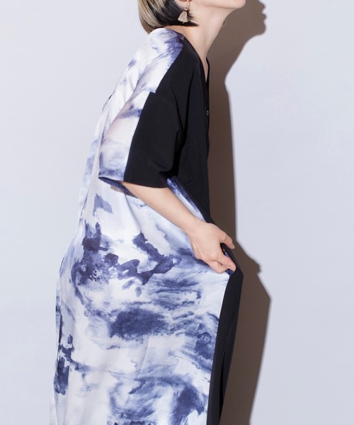 OSMOSIS(オズモーシス)の「2WAYバックプリントシャツワンピース(シャツワンピース・レディース・ブルーグレー/アイボリー/ブラック・ONE SIZE)」の20枚目の写真