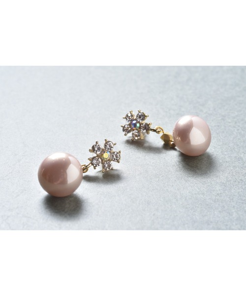 tone（トーン）の「【Astyle】ビジューフラワー×パールピアス(MA)（ピアス（両耳用）・レディース・ゴールド・FREE）」の5枚目の写真