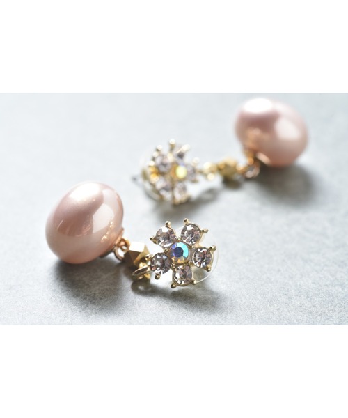 tone（トーン）の「【Astyle】ビジューフラワー×パールピアス(MA)（ピアス（両耳用）・レディース・ゴールド・FREE）」の4枚目の写真