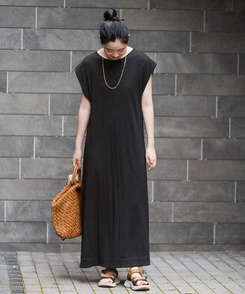 IENA（イエナ）の「リネンコンテンジク フレアワンピース（ワンピース・レディース・ブラック/キャメル・FREE）」の18枚目の写真
