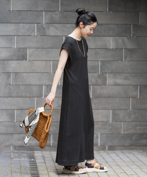 IENA（イエナ）の「リネンコンテンジク フレアワンピース（ワンピース・レディース・ブラック/キャメル・FREE）」の20枚目の写真