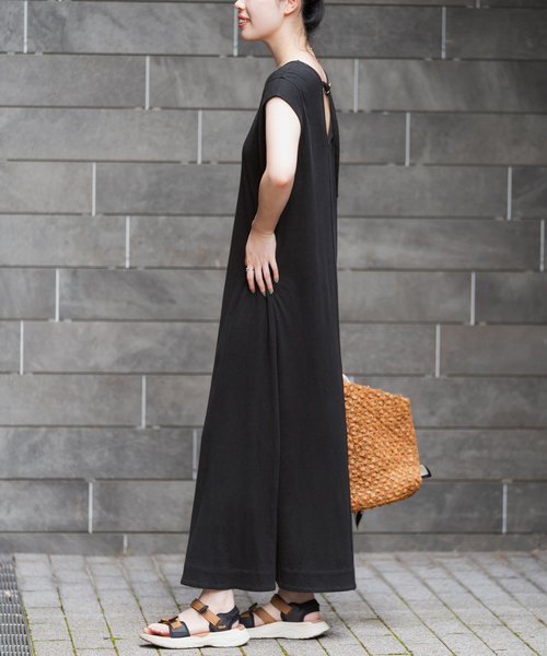 IENA（イエナ）の「リネンコンテンジク フレアワンピース（ワンピース・レディース・ブラック/キャメル・FREE）」の22枚目の写真