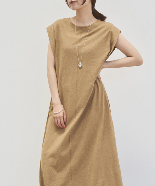IENA（イエナ）の「リネンコンテンジク フレアワンピース（ワンピース・レディース・ブラック/キャメル・FREE）」の3枚目の写真
