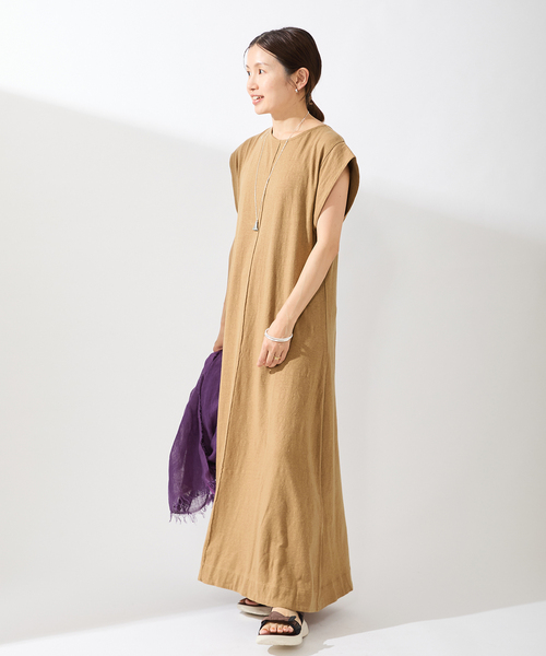 IENA（イエナ）の「リネンコンテンジク フレアワンピース（ワンピース・レディース・ブラック/キャメル・FREE）」の15枚目の写真