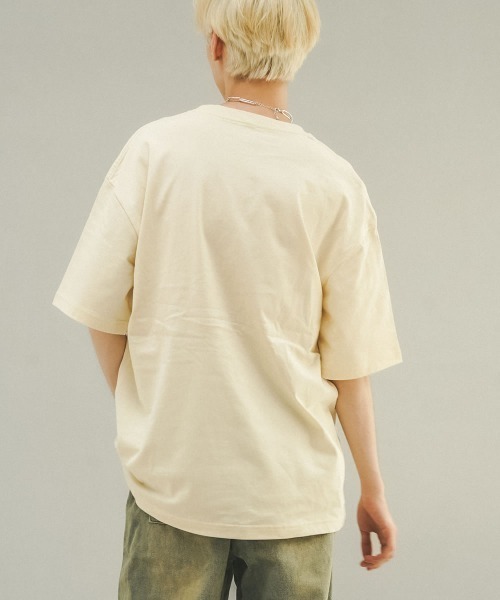 Shoowtime(ショウタイム)の「オーバーサイズ / ビッグシルエットショートスリーブTシャツ(Tシャツ/カットソー・メンズ・アイボリー/ブラック・LARGE/MEDIUM)」の6枚目の写真