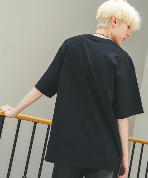 Shoowtime(ショウタイム)の「オーバーサイズ / ビッグシルエットショートスリーブTシャツ(Tシャツ/カットソー・メンズ・アイボリー/ブラック・LARGE/MEDIUM)」の13枚目の写真