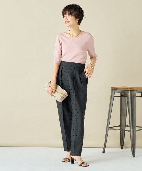 NOLLEY’S(ノーリーズ)の「《手洗い可能》総針2WAY Vネックプルオーバーニット(ニット/セーター・レディース・ベビーピンク/ブラウン/レッド/ブラック・38)」の20枚目の写真