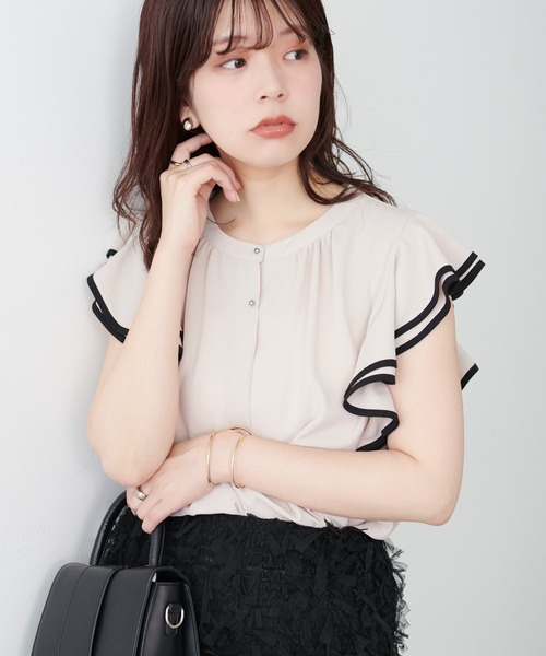 natural couture(ナチュラルクチュール)の「配色ラッフルスリーブブラウス(シャツ/ブラウス・レディース・ラベンダー/ミント/ライトベージュ/アイボリー/ブラック/ドット・FREE)」の18枚目の写真
