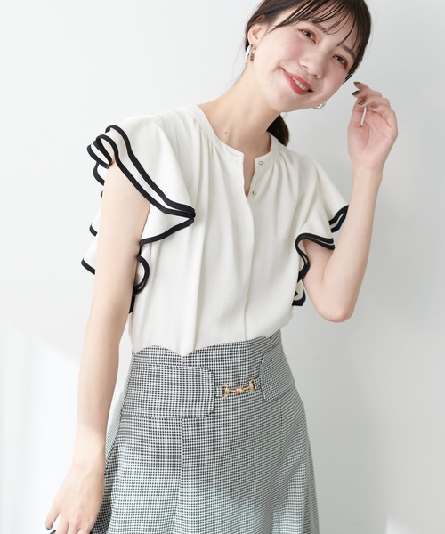 natural couture(ナチュラルクチュール)の「配色ラッフルスリーブブラウス(シャツ/ブラウス・レディース・ラベンダー/ミント/ライトベージュ/アイボリー/ブラック/ドット・FREE)」の8枚目の写真