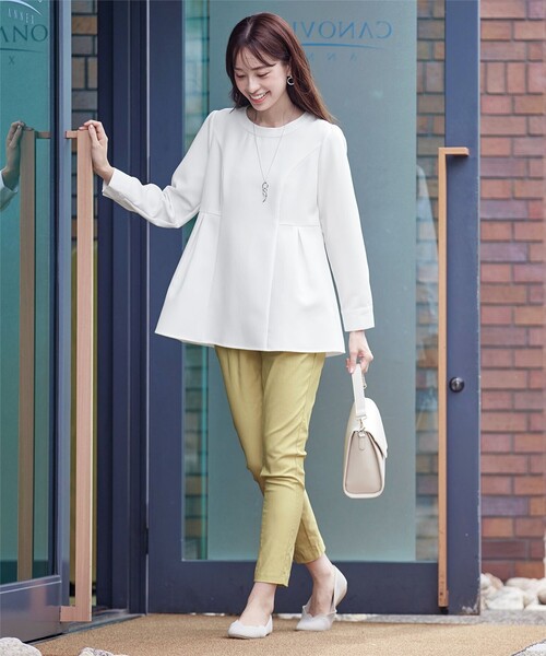 Tiaclasse（ティアクラッセ）の「ソフトペプラムブラウス（シャツ/ブラウス・レディース・ライトグレー/オフホワイト/ブラック・M/L）」の5枚目の写真