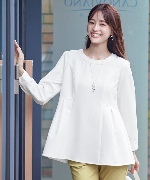 Tiaclasse（ティアクラッセ）の「ソフトペプラムブラウス（シャツ/ブラウス・レディース・ライトグレー/オフホワイト/ブラック・M/L）」の6枚目の写真