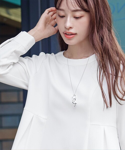 Tiaclasse（ティアクラッセ）の「ソフトペプラムブラウス（シャツ/ブラウス・レディース・ライトグレー/オフホワイト/ブラック・M/L）」の10枚目の写真