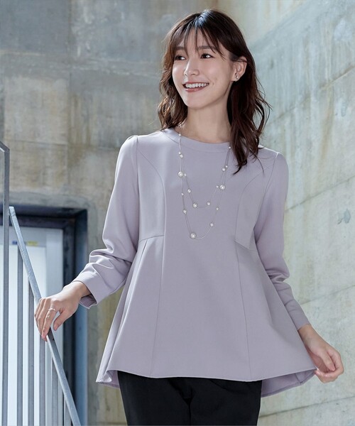 Tiaclasse（ティアクラッセ）の「ソフトペプラムブラウス（シャツ/ブラウス・レディース・ライトグレー/オフホワイト/ブラック・M/L）」の16枚目の写真