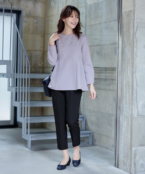 Tiaclasse（ティアクラッセ）の「ソフトペプラムブラウス（シャツ/ブラウス・レディース・ライトグレー/オフホワイト/ブラック・M/L）」の17枚目の写真