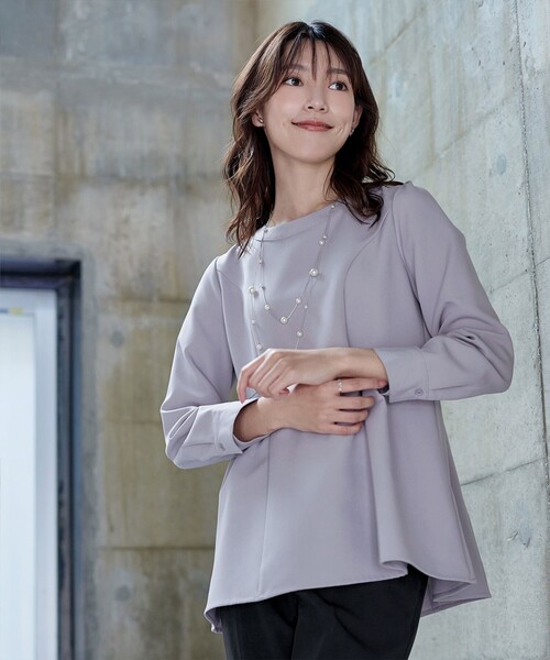 Tiaclasse（ティアクラッセ）の「ソフトペプラムブラウス（シャツ/ブラウス・レディース・ライトグレー/オフホワイト/ブラック・M/L）」の18枚目の写真