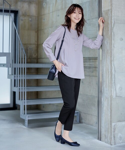 Tiaclasse（ティアクラッセ）の「ソフトペプラムブラウス（シャツ/ブラウス・レディース・ライトグレー/オフホワイト/ブラック・M/L）」の21枚目の写真