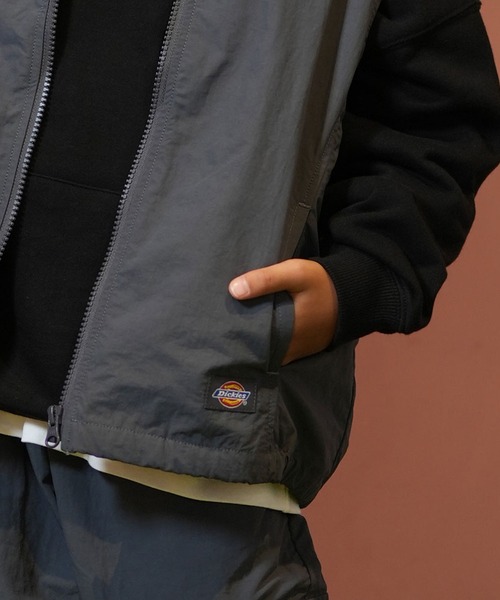 Dickies(ディッキーズ)の「【ムラサキスポーツ限定】Dickies/ディッキーズ MS DK 裏地メッシュ ナイロンベスト 80753300(ベスト・キッズ・ベージュ/チャコールグレー/ブラック・130cm/140cm/150cm/160cm)」の16枚目の写真