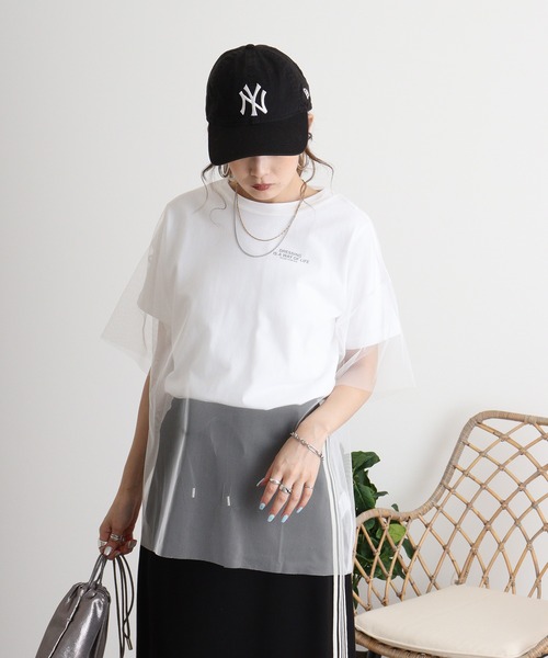 atONE(アットワン)の「ロゴT×チュールTコンパクトアンサンブル(Tシャツ/カットソー・レディース・オフホワイト/ホワイト×ブラック・F)」の5枚目の写真