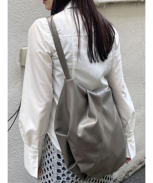 MURUA（ムルーア）の「ラウンドフェイクレザーバッグ（ハンドバッグ・レディース・ブラウン/ブラック/グレー・FREE）」の3枚目の写真