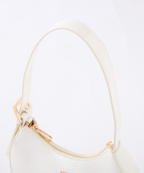 one after another NICE CLAUP（ワンアフターアナザーナイスクラップ）の「エンブレム付き/エナメルミニホーボーバッグ（ショルダーバッグ・レディース・ブラック/レッド/ピンク/アイボリー・FREE）」の9枚目の写真