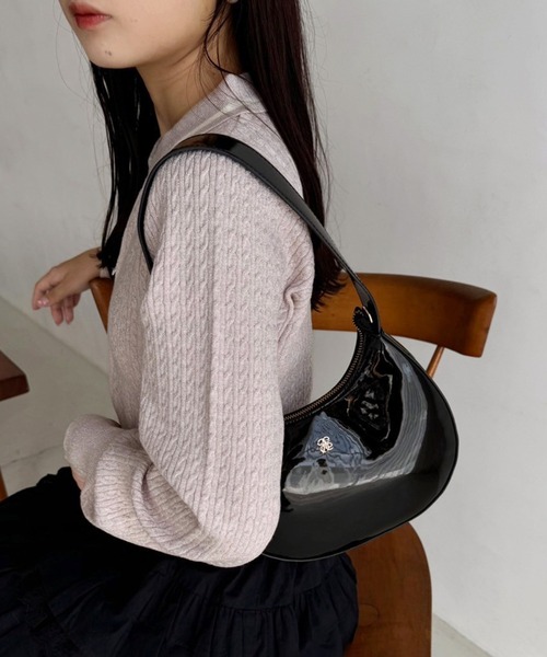 one after another NICE CLAUP（ワンアフターアナザーナイスクラップ）の「エンブレム付き/エナメルミニホーボーバッグ（ショルダーバッグ・レディース・ブラック/レッド/ピンク/アイボリー・FREE）」の21枚目の写真