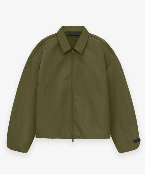 FOG ESSENTIALS(エフオージーエッセンシャルズ)の「Fear of God ESSENTIALS/FOG エッセンシャルズ/EXTURED NYLON TRUCKER JACKET(ナイロンジャケット・メンズ・カーキ・L/M/S/XL)」の3枚目の写真