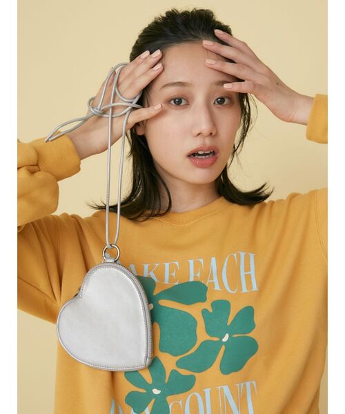 Ungrid（アングリッド）の「【WEB限定】フラワープリントスウェット（スウェット・レディース・イエロー/ライトグレー/チャコールグレー・FREE）」の12枚目の写真