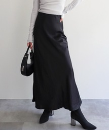 サテンAラインスカート
