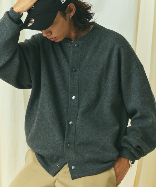 FREAK'S STORE（フリークスストア）の「限定展開 Relax Fit リラックスフィット スウェットライク クルーネック ニットカーディガン（カーディガン/ボレロ・メンズ・杢グレー/ブラウン/レッド/ネイビー/チャコールグレー/ブラック・MEDIUM/LARGE）」の10枚目の写真