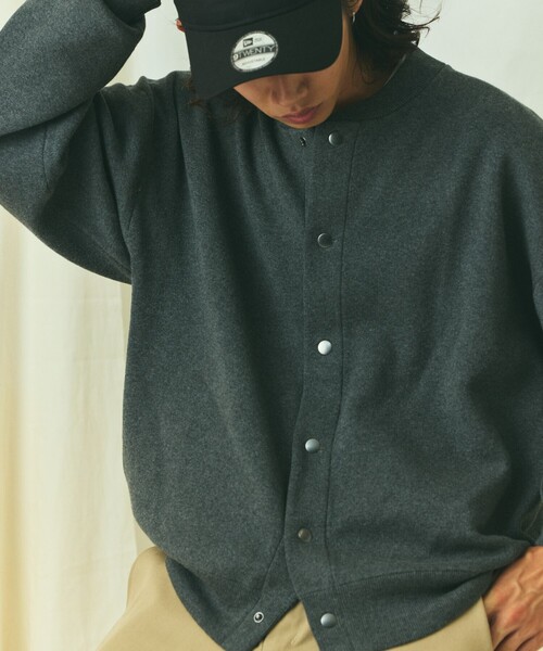 FREAK'S STORE（フリークスストア）の「限定展開 Relax Fit リラックスフィット スウェットライク クルーネック ニットカーディガン（カーディガン/ボレロ・メンズ・杢グレー/ブラウン/レッド/ネイビー/チャコールグレー/ブラック・MEDIUM/LARGE）」の9枚目の写真