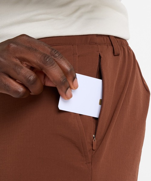 NEW BALANCE（ニューバランス）の「Icon リップストップ テーパード トラウザー（ショート）（スラックス・メンズ・ブラウン/ブラック・SMALL/MEDIUM/LARGE/X-LARGE/XX-LARGE）」の12枚目の写真