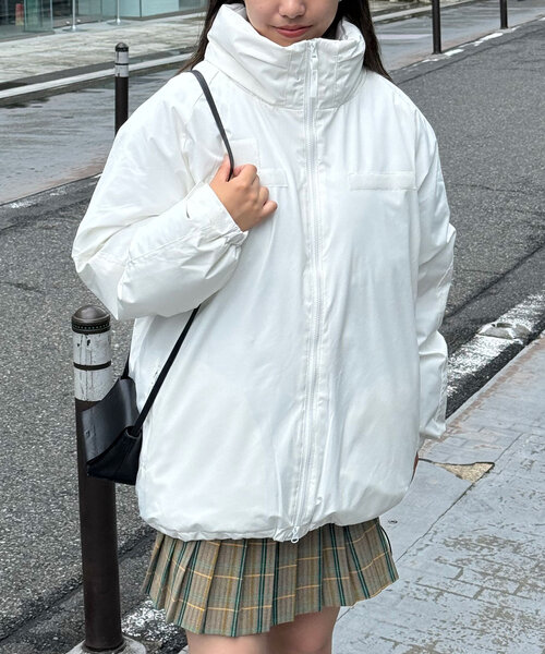 CIAOPANIC（チャオパニック）の「LEBEL7型中綿スタンドミリタリージャケット（ダウンジャケット/コート・レディース・ブラック/オフホワイト/チャコールグレー・LARGE/MEDIUM）」の4枚目の写真