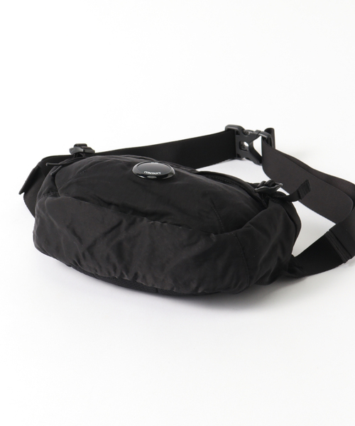 C.P. COMPANY（シーピーカンパニー）の「【C.P. Company / シーピーカンパニー】ACCESSORIES BAG IN NYLON B（ボディバッグ/ウエストポーチ・メンズ・ブラック・FREE）」の5枚目の写真
